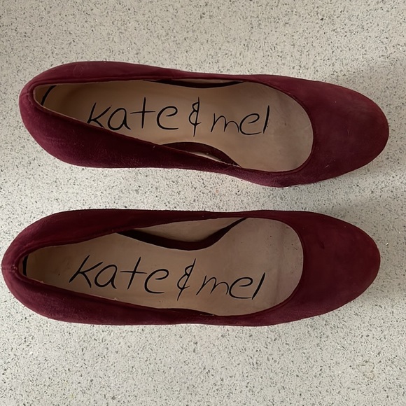 🔥Host pick🔥Kate & Mel Burgundy & Zebra Suede Platform Shoes - Picture 3 of 9